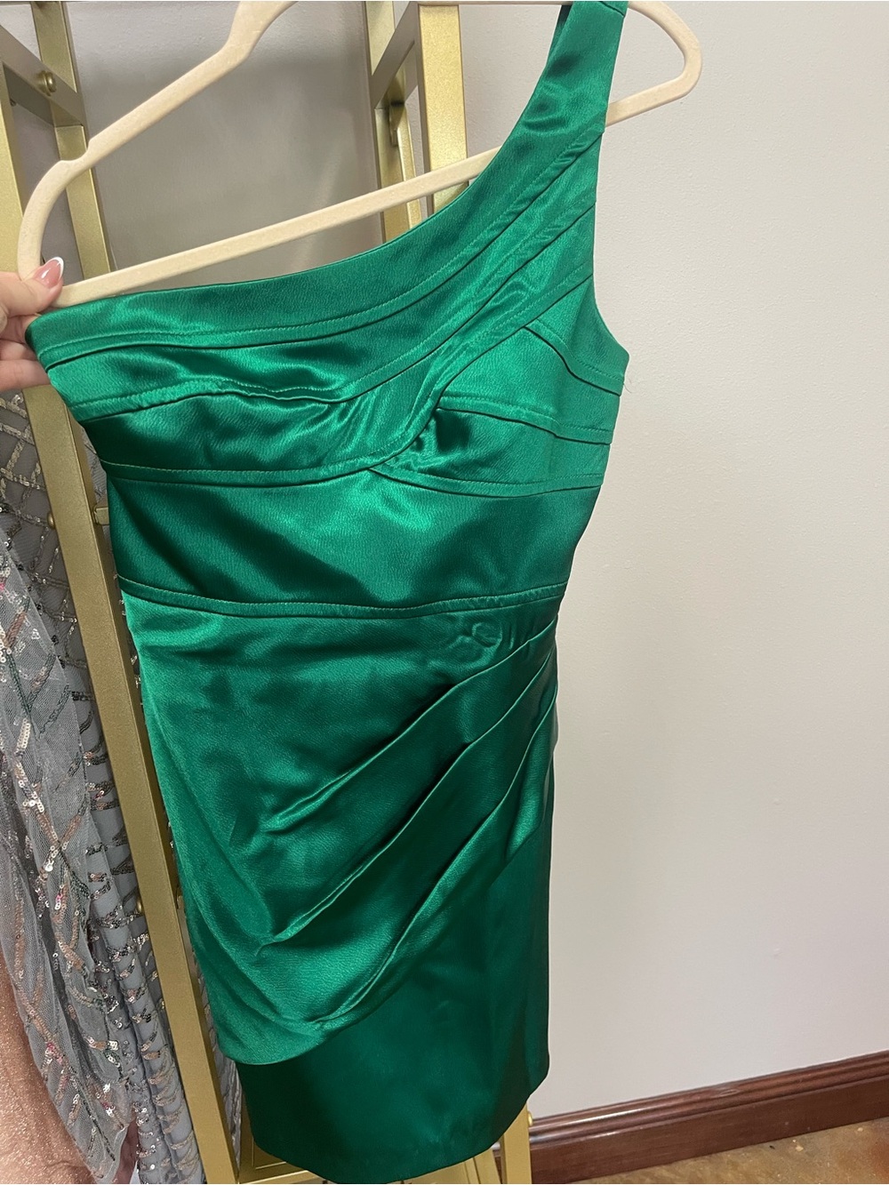 Teeze Me One-Shoulder Emerald Green Satin Cocktail Dress